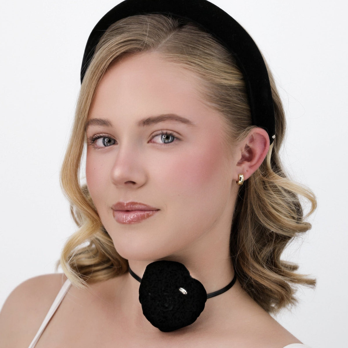 Luna Wave black noir amelie choker