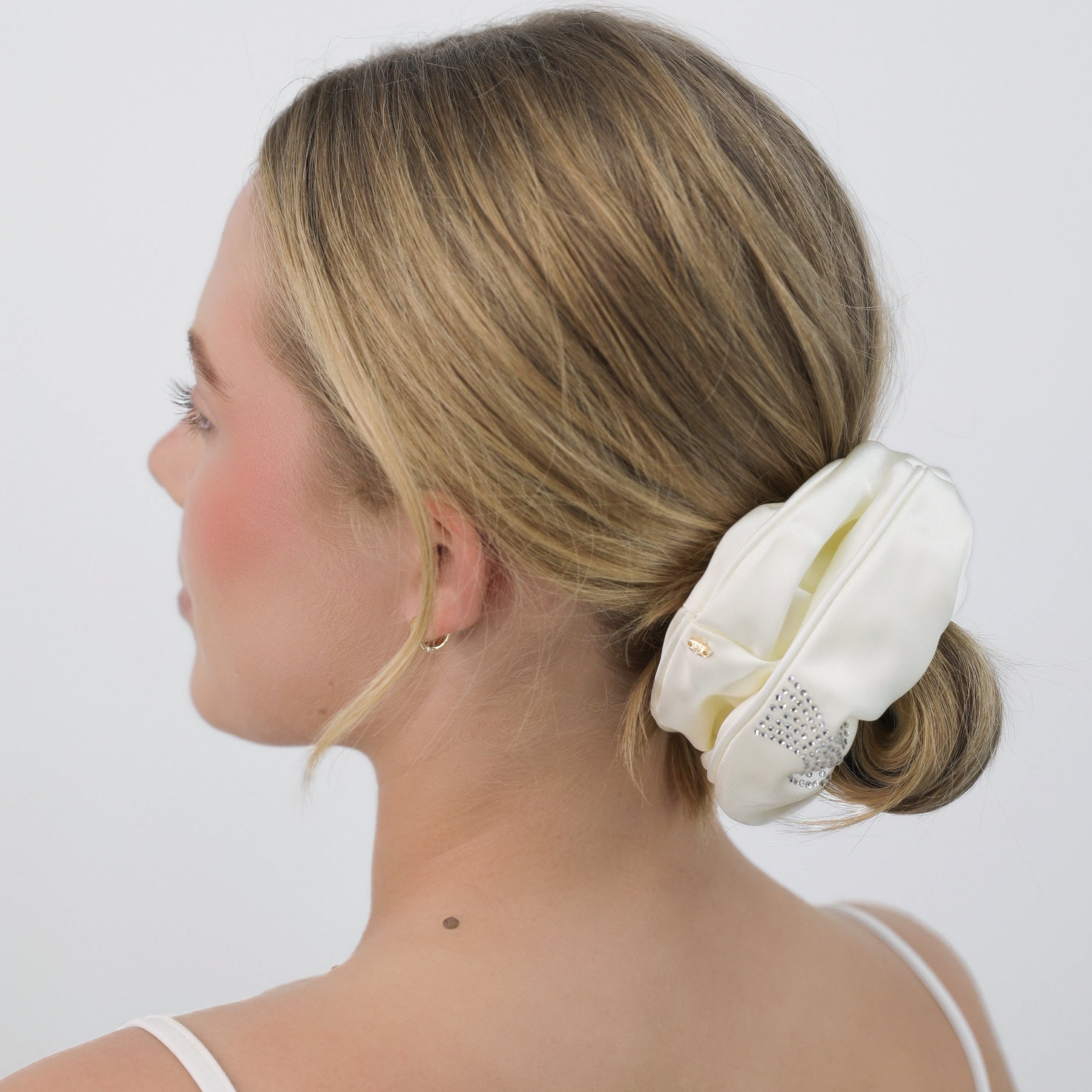 Luna Wave white cream bubbles scrunchie