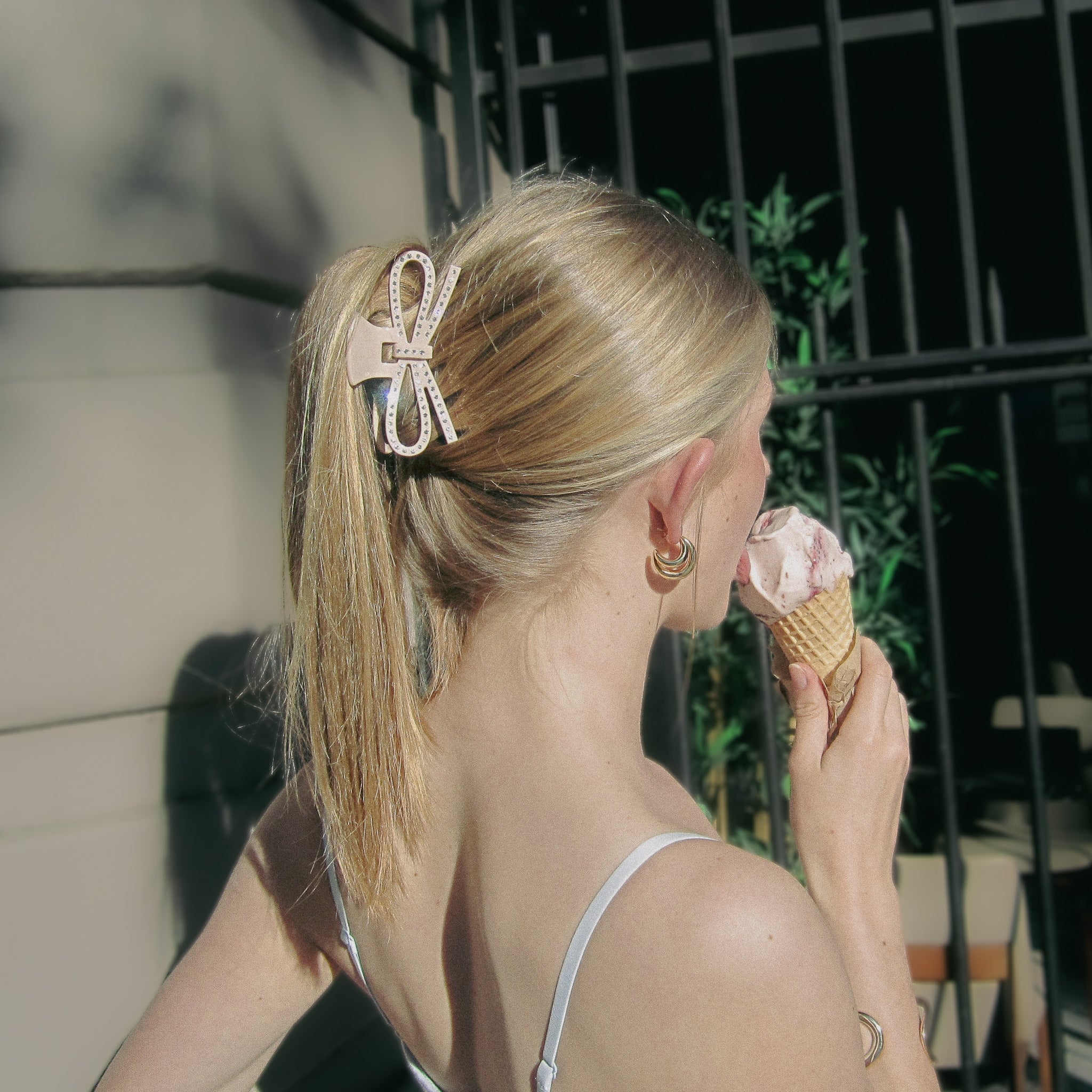 Blush Bow Claw