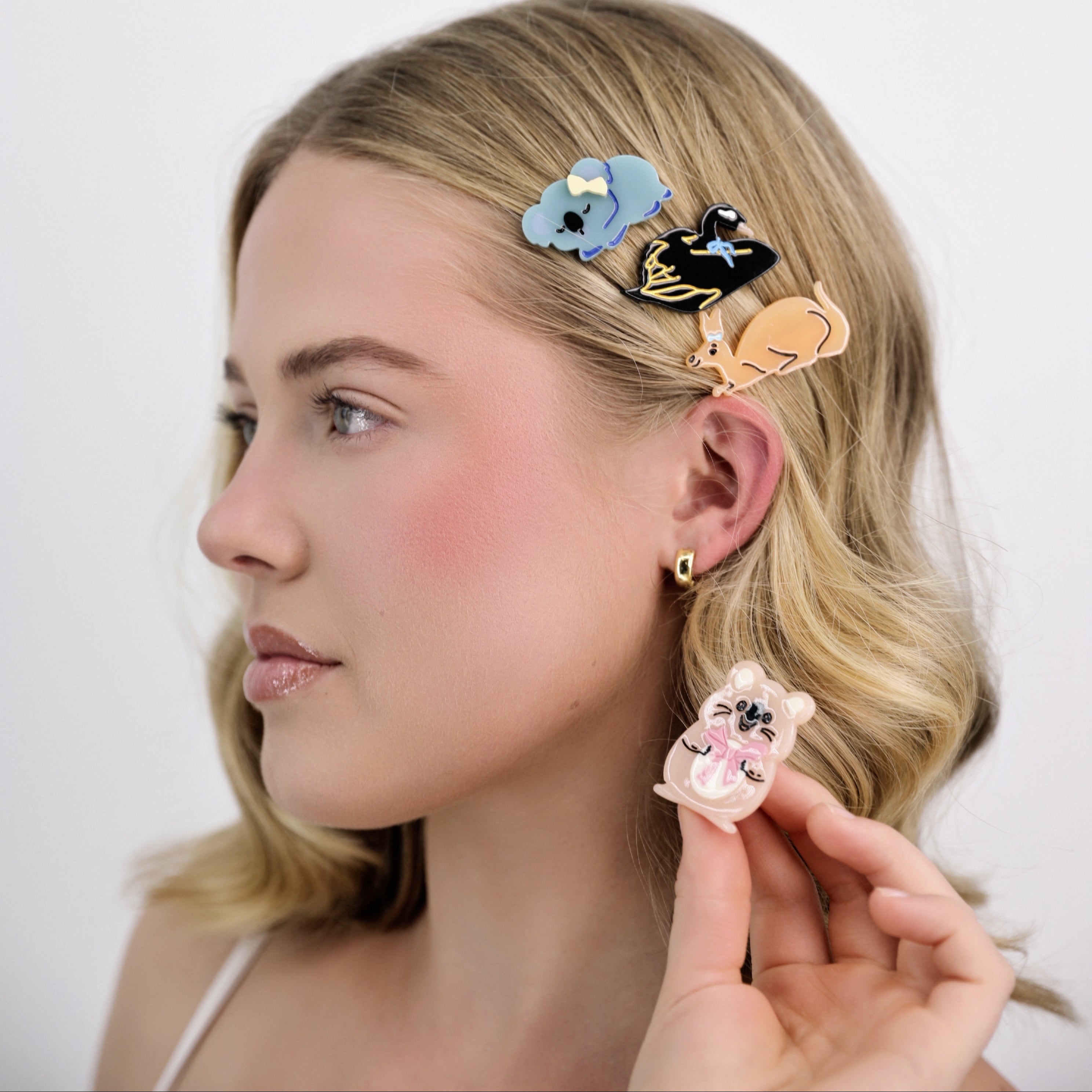 Luna Wave quokka hair clip